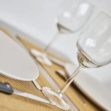 Les Deux Estrades Confort, Panache Et Netflix Apartamento