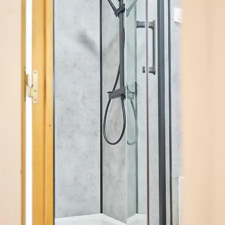 Les Deux Estrades Confort, Panache Et Netflix