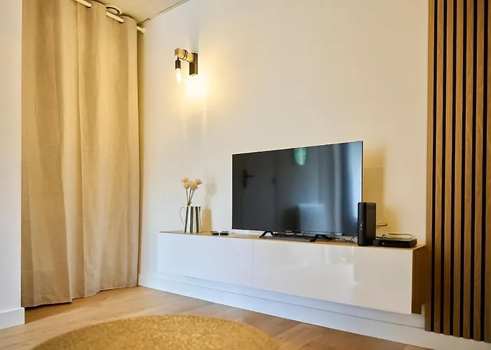 Les Deux Estrades Confort, Panache Et Netflix *