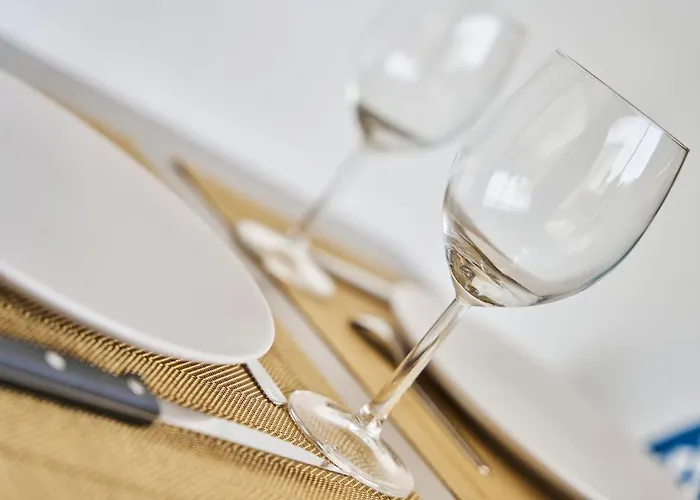 Les Deux Estrades Confort, Panache Et Netflix 公寓